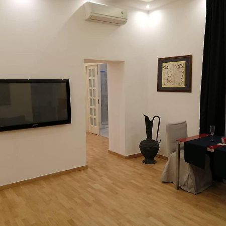 La Dimora Dei Borbone Apartment Naples Exterior photo