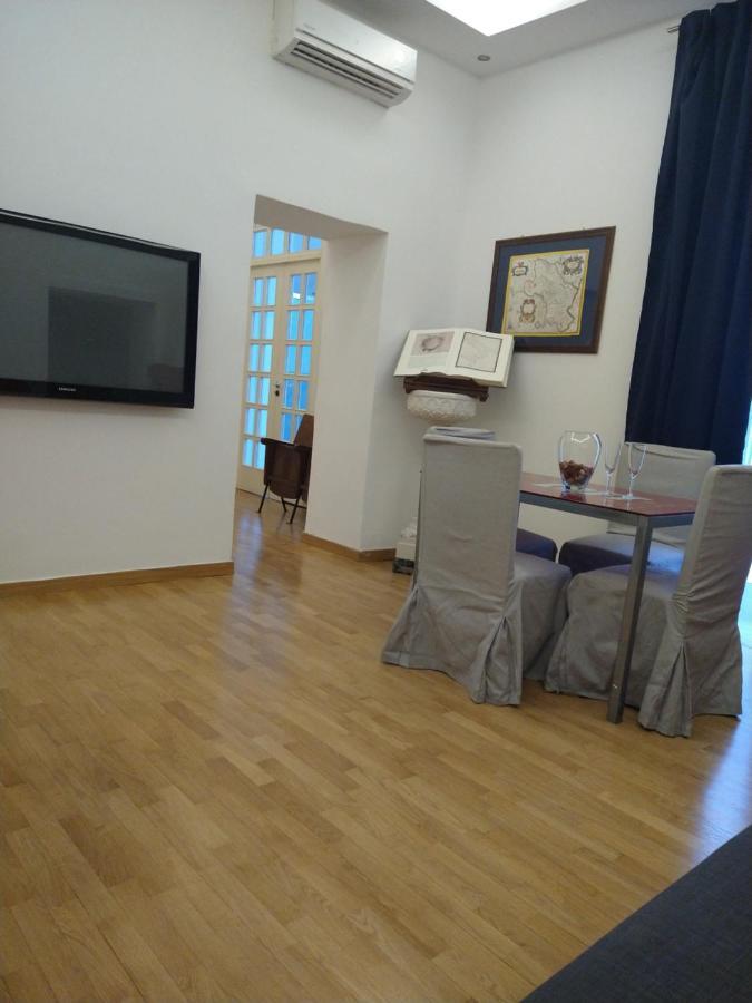 La Dimora Dei Borbone Apartment Naples Exterior photo